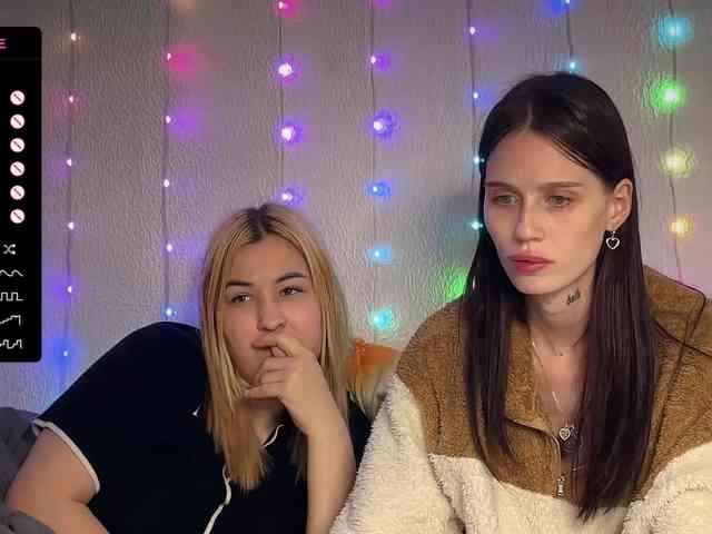 -Zoe-Love-'s chat room