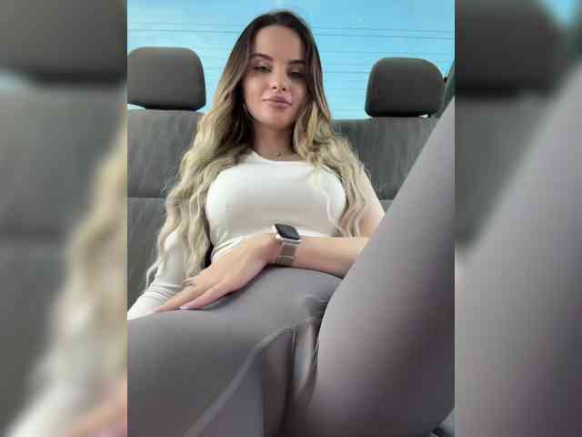 LedyMiya's chat room