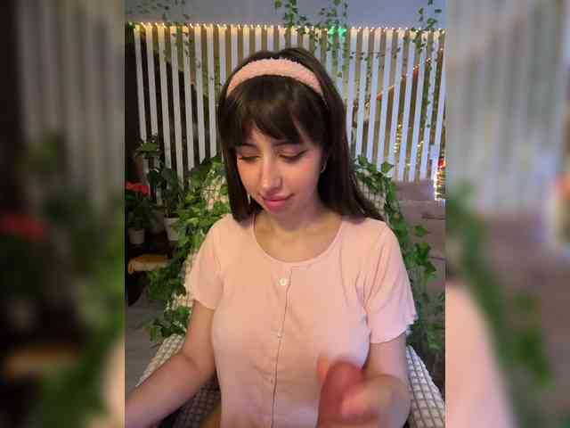 -Violetttttka-'s chat room