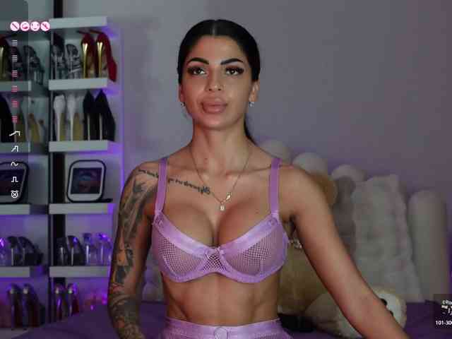 AngelaMyst's chat room