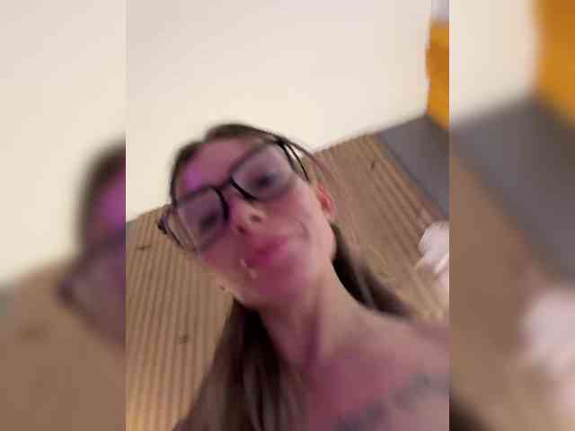 WILD-ANGEL777's chat room