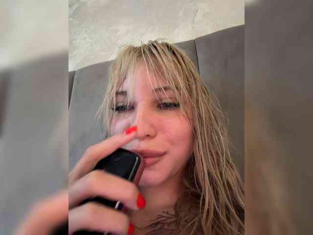 Cristi-Candy's chat room