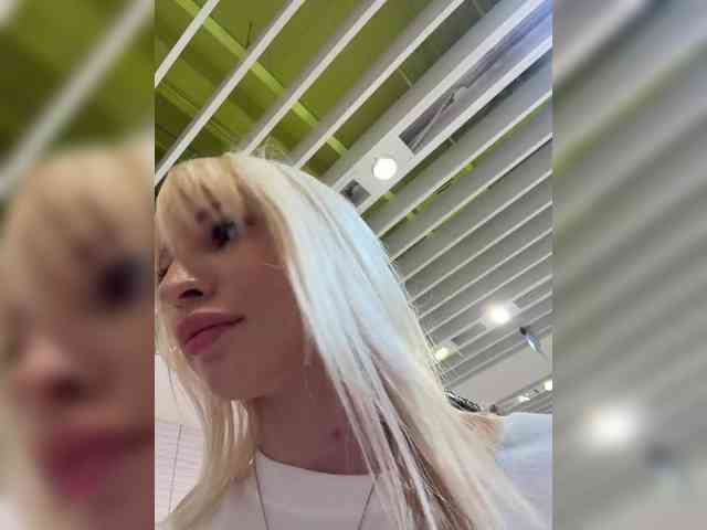 Cristi-Candy's chat room