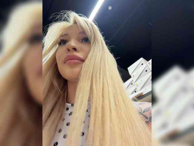 Cristi-Candy's chat room