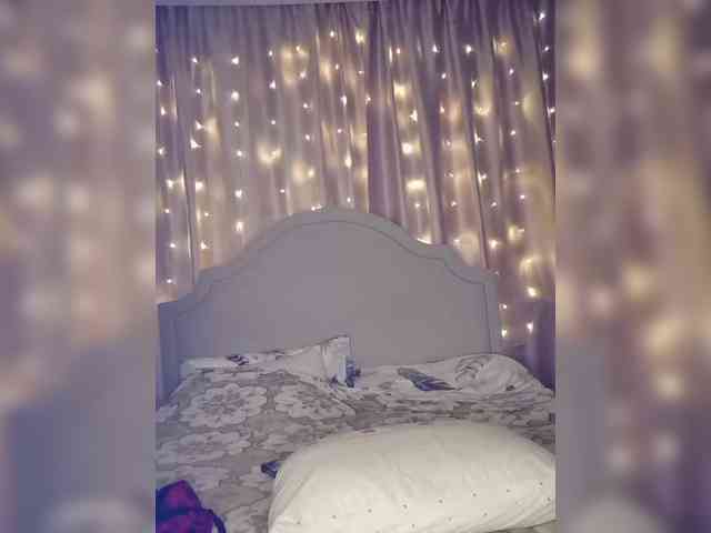 Her-Girl's chat room