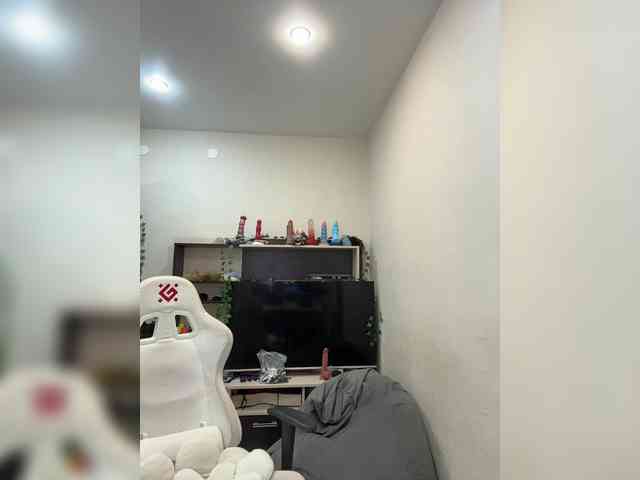 Honey_buns's chat room