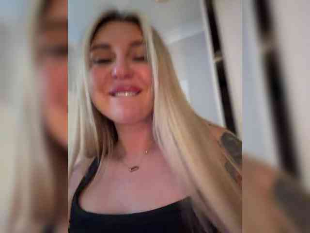 Stiflers_mom's chat room