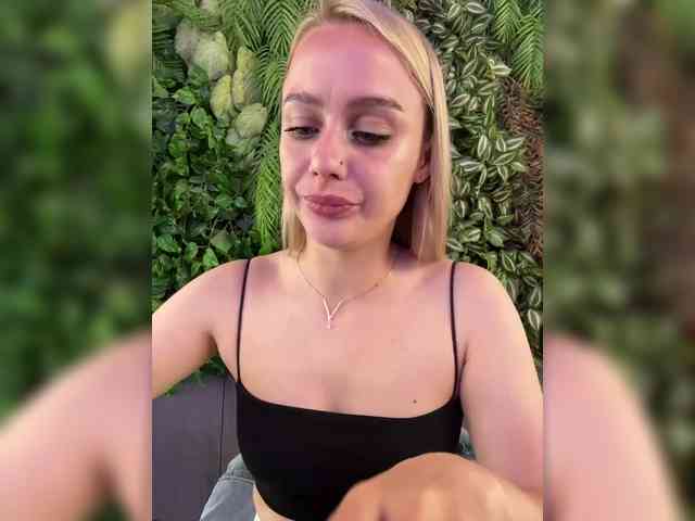 _Katrinka_'s chat room