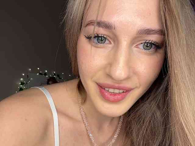 VictoriaBix's chat room