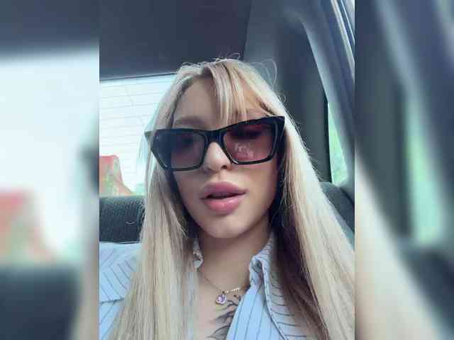 Cristi-Candy's chat room