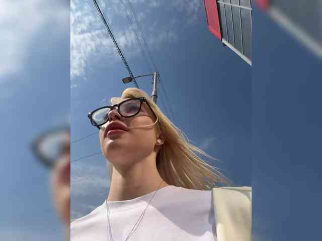 Cristi-Candy's chat room