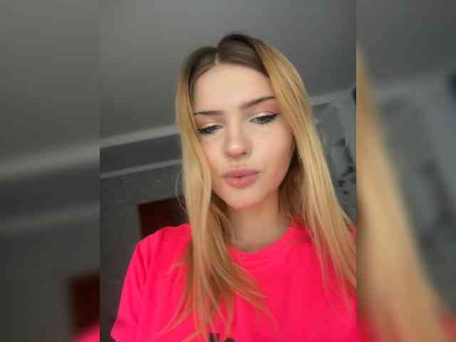 -Melani-'s chat room