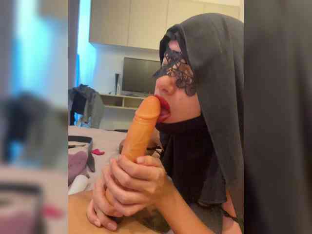 hiddenCrazySlut's chat room