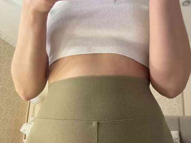 VICTORIA_'s chat room