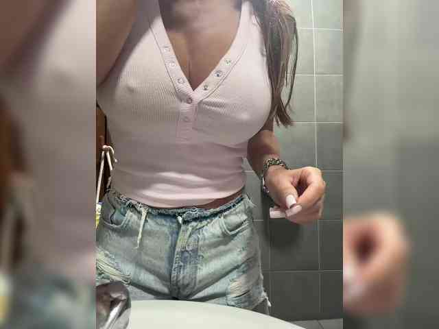 OrgazMia's chat room