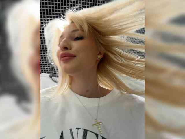 Cristi-Candy's chat room