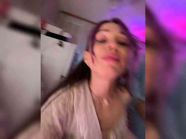 VIP17CoupleDream's chat room