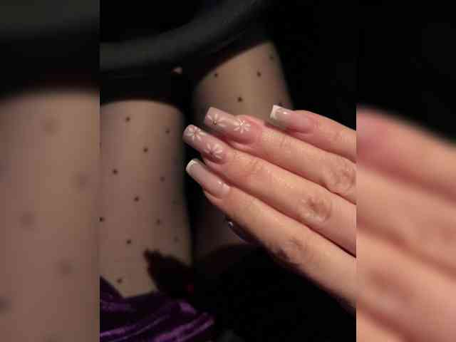 MirandaNow's chat room