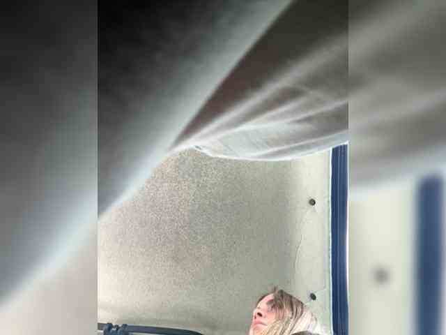 LolaSexxx's chat room