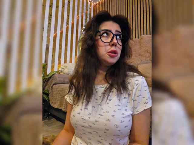 -Violetttttka-'s chat room