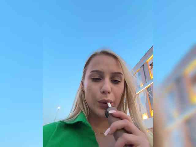 _Katrinka_'s chat room