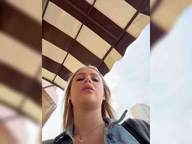 _Katrinka_'s chat room