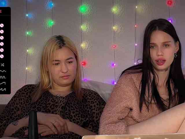 -Zoe-Love-'s chat room