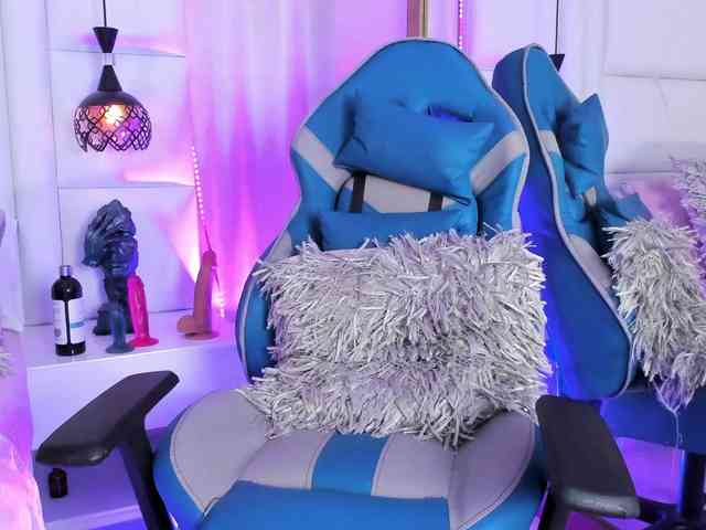 Azaleavolkova's chat room