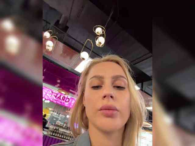 _Katrinka_'s chat room