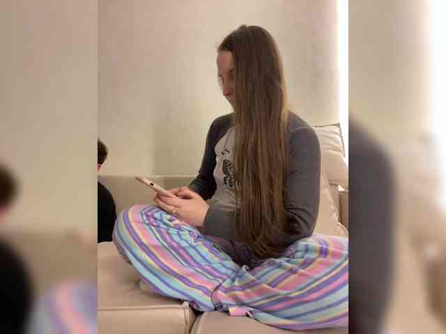 Annafirepussy's chat room