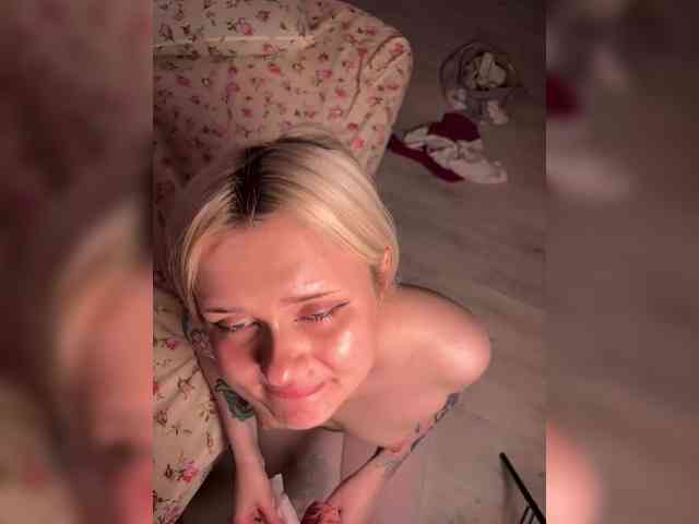 LuxPorn's chat room