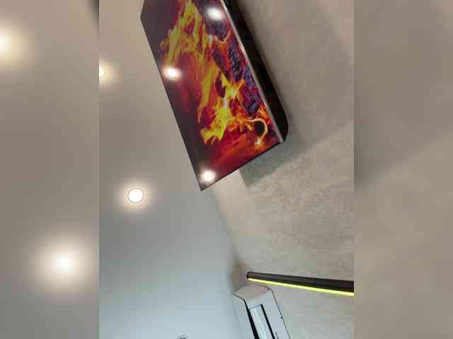 _Ellidi_'s chat room