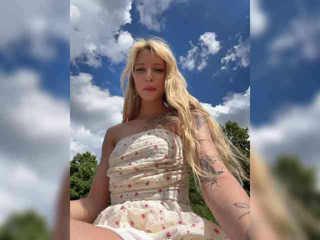 Cristi-Candy's chat room