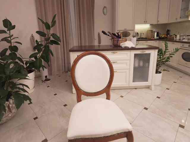 HeyBanana's chat room