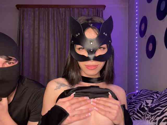 SweetVenomX's chat room