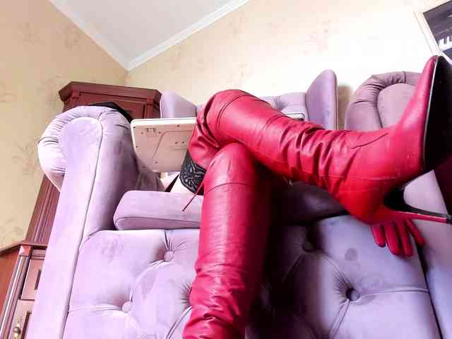 LadyLeather's chat room