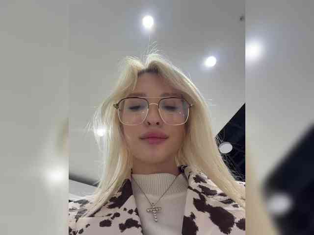 Cristi-Candy's chat room