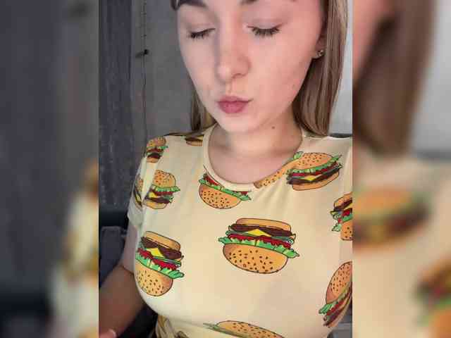 AlinaRay's chat room