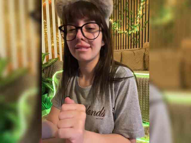 -Violetttttka-'s chat room