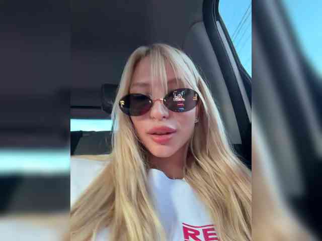 Cristi-Candy's chat room