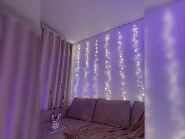 DearAmiira's chat room