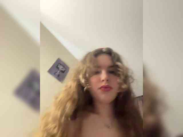 YourLadyyy's chat room