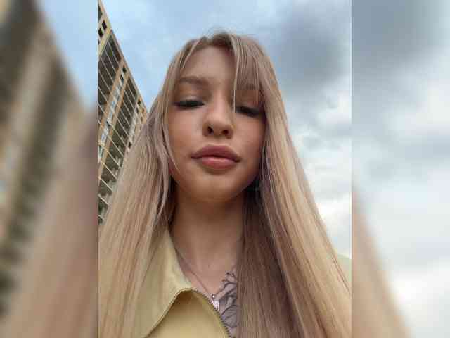 Cristi-Candy's chat room