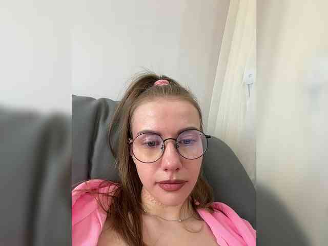 VikkiExtraCheese's chat room