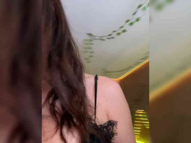 -Violetttttka-'s chat room