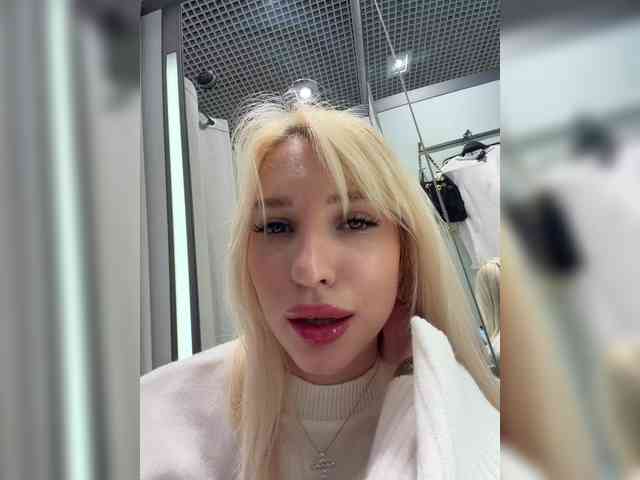 Cristi-Candy's chat room