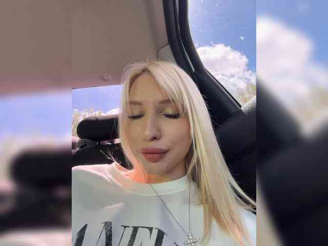 Cristi-Candy's chat room