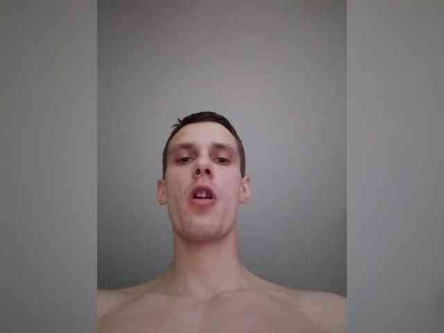 Laylay13's chat room