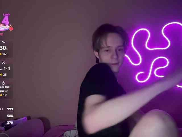 titsDestroy2007's chat room