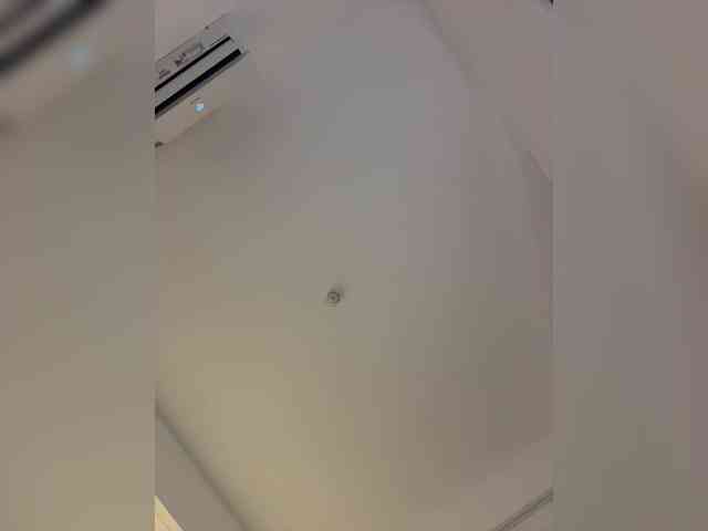 LittleDilara's chat room